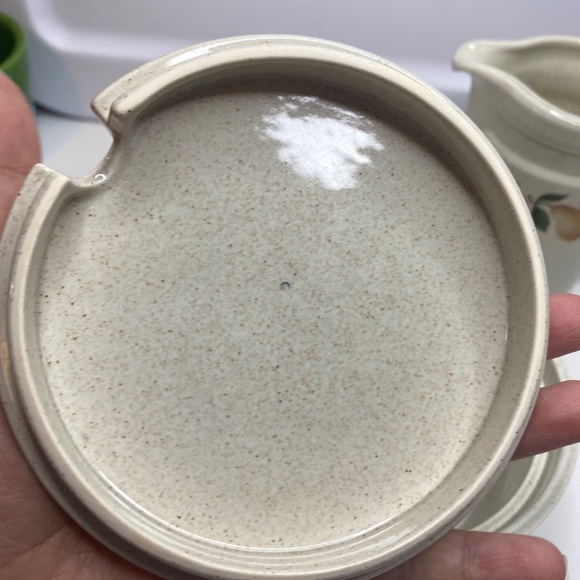 Wedgwood Quince England oven to table creamer and sugar with lid set - Picture 3 of 9